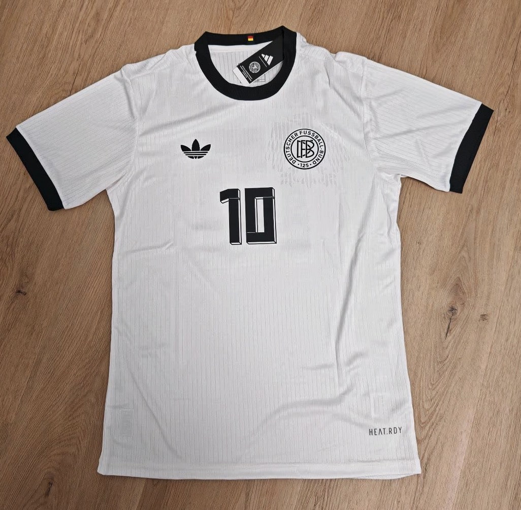 Neues DFB Trikot 2025 zum 125jährigen Jubiläum des DFB