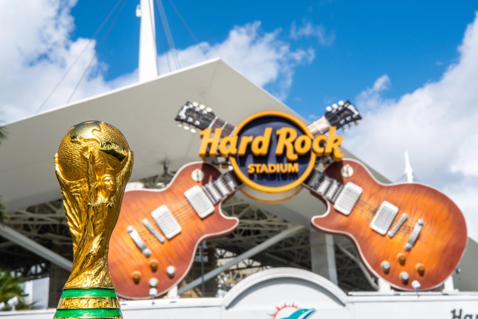 Der WM-Pokal der FIFA Fußball-Weltmeisterschaft 2026 im Hard Rock Stadium Miami – eines der begehrtesten Sportpreise der Welt. (Copyright Depositphotos.com)